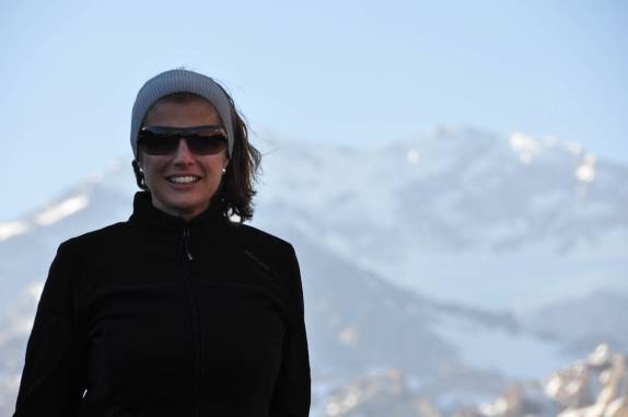 Posando com a maior montanha das Américas e do hemisfério, o Aconcágua, na Argentina